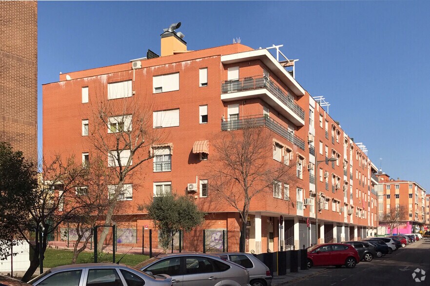 Calle Jaime i el Conquistador, 3, Parla, Madrid for sale - Building Photo - Image 2 of 2
