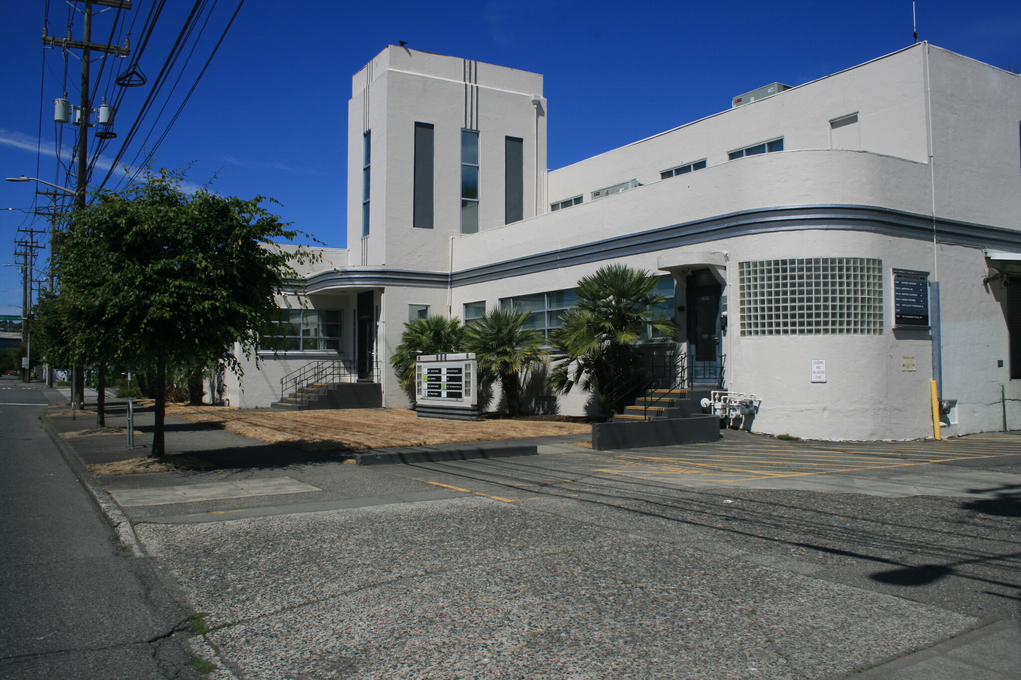 1430-1438 Elliott Ave W, Seattle, WA for lease Building Photo- Image 1 of 10