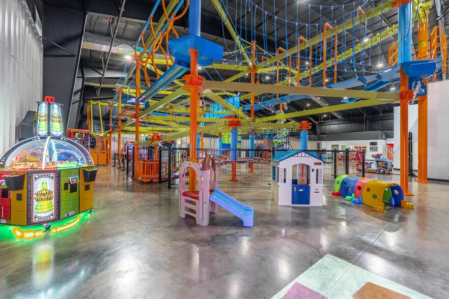 1008 Bayou Pl, Alexandria, LA for sale - Interior Photo - Image 3 of 8