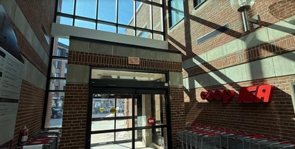 3700 Rue Du Campanile, Québec, QC for lease Building Photo- Image 2 of 2