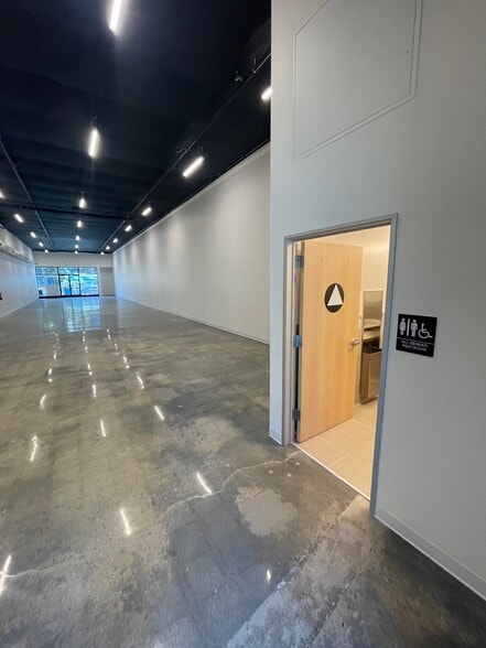 628 Santa Cruz Ave, Menlo Park, CA for lease - Interior Photo - Image 2 of 5