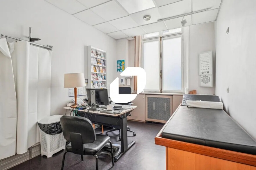 4 Rue Quentin-Bauchart, Paris for lease - Interior Photo - Image 2 of 15