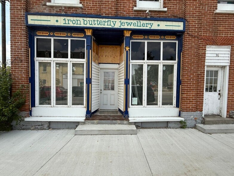 34-36 King St E, Omemee, ON for lease - Building Photo - Image 1 of 2