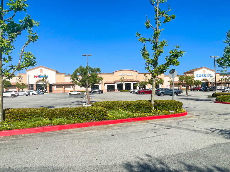 2665-2700 W Hillcrest Dr, Newbury Park, CA for lease - Building Photo - Image 1 of 8