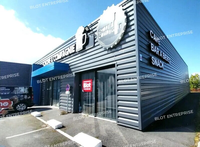 Retail in La Richardais for lease - Building Photo - Image 3 of 7