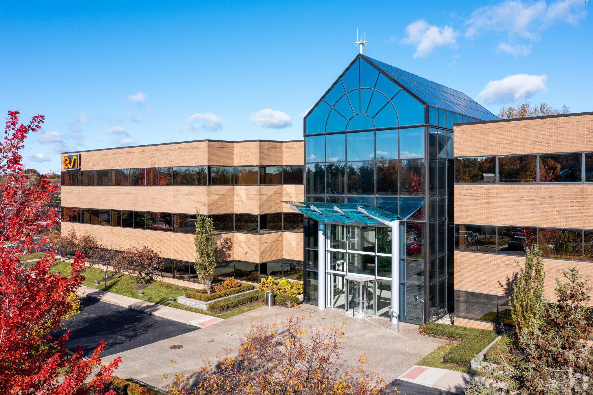 32605 W 12 Mile Rd, Farmington Hills, MI for lease Building Photo- Image 1 of 12