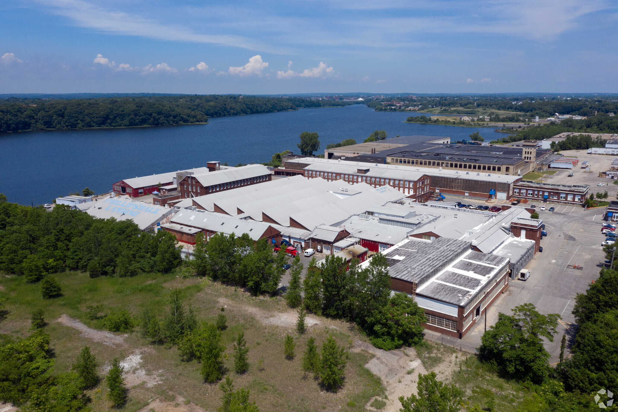 310 Bourne Ave, Rumford, RI for lease Primary Photo- Image 1 of 14