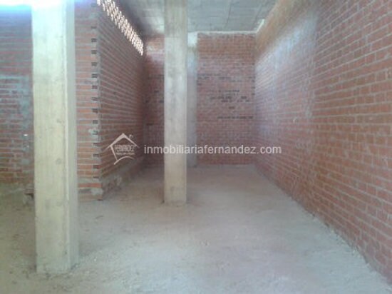 Retail in Cáceres, Cáceres for lease - Building Photo - Image 2 of 5