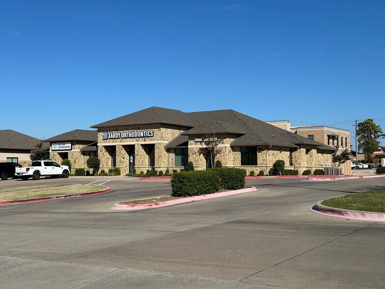 8805 N Tarrant Pky, North Richland Hills, TX for sale - Building Photo - Image 1 of 15