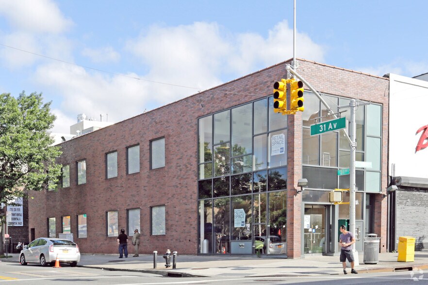 30-100 Steinway St, Astoria, NY for sale - Primary Photo - Image 1 of 1