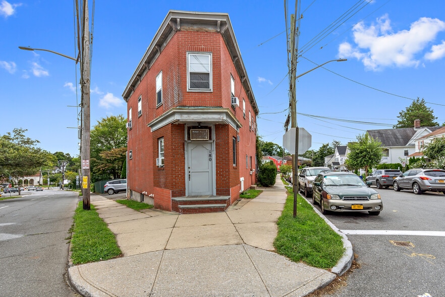 180 Madison Ave, Port Chester, NY for sale - Primary Photo - Image 1 of 30