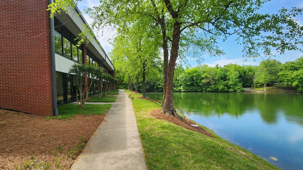 2411 Penny Rd, High Point, NC for sale - Building Photo - Image 1 of 1