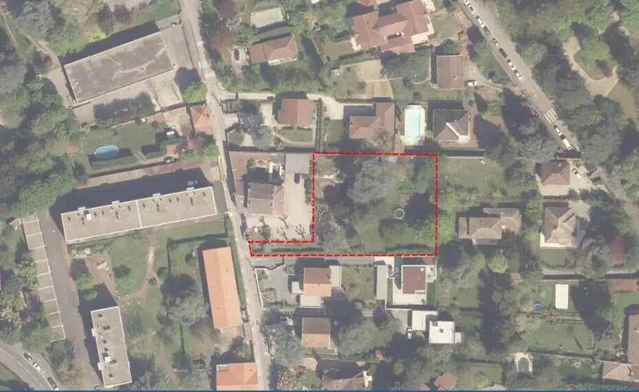 Retail in Écully for sale - Aerial - Image 2 of 4