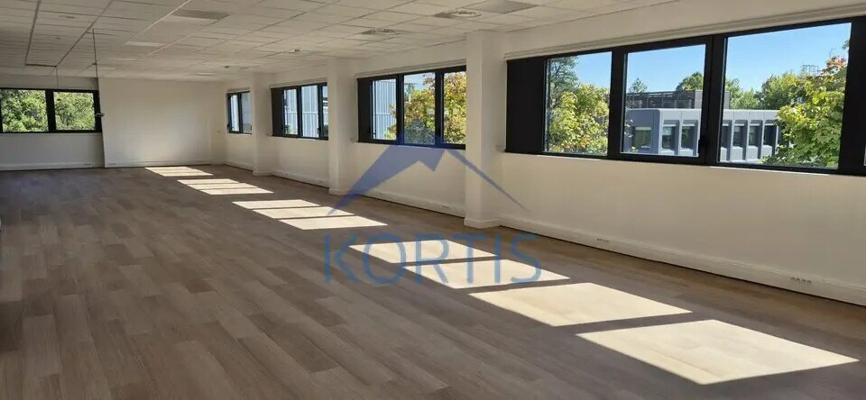 Office in Dardilly for lease - Interior Photo - Image 2 of 5