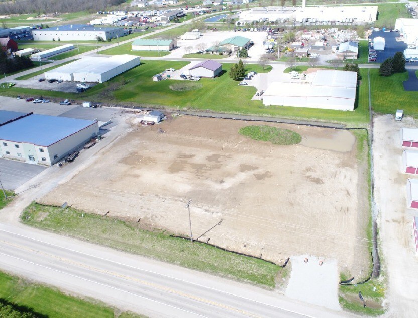 N8069 Highway F, Ixonia, WI for sale Primary Photo- Image 1 of 1