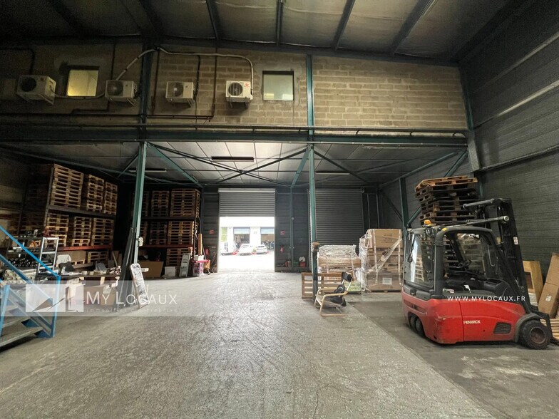 Industrial in Sartrouville for lease - Interior Photo - Image 3 of 6