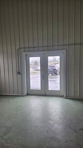 52 Vfw Dr, Hyde Park, VT for lease - Building Photo - Image 2 of 11