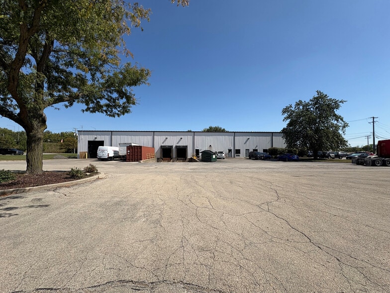 1801 Moen Ave, Joliet, IL for sale - Building Photo - Image 3 of 5