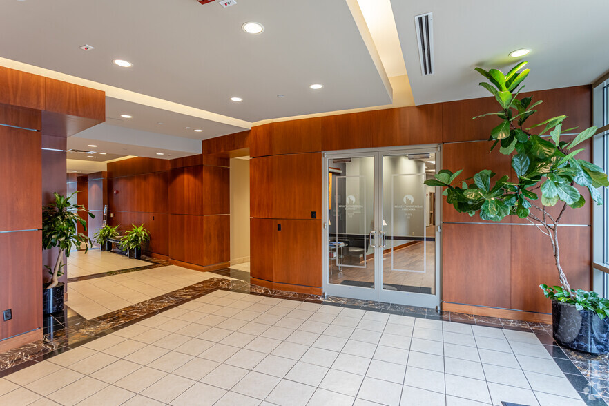 4100 Corporate Center Dr, Springdale, AR for lease - Lobby - Image 3 of 24