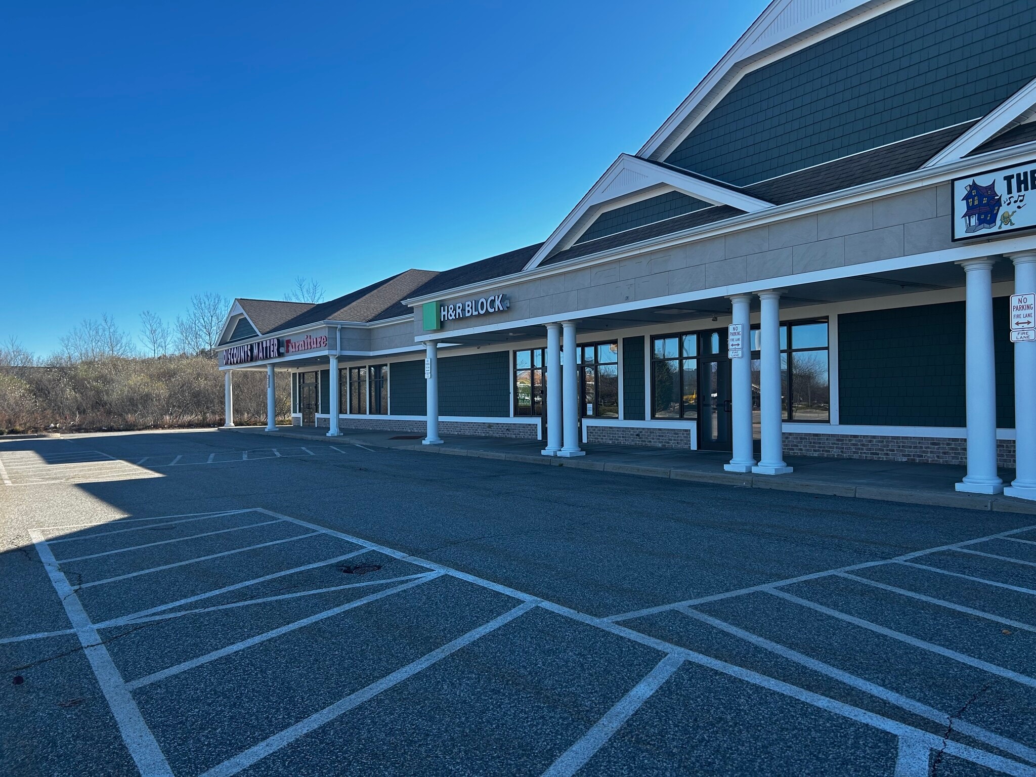 727-737 Centre of New England Blvd, Coventry, RI for lease Building Photo- Image 1 of 8