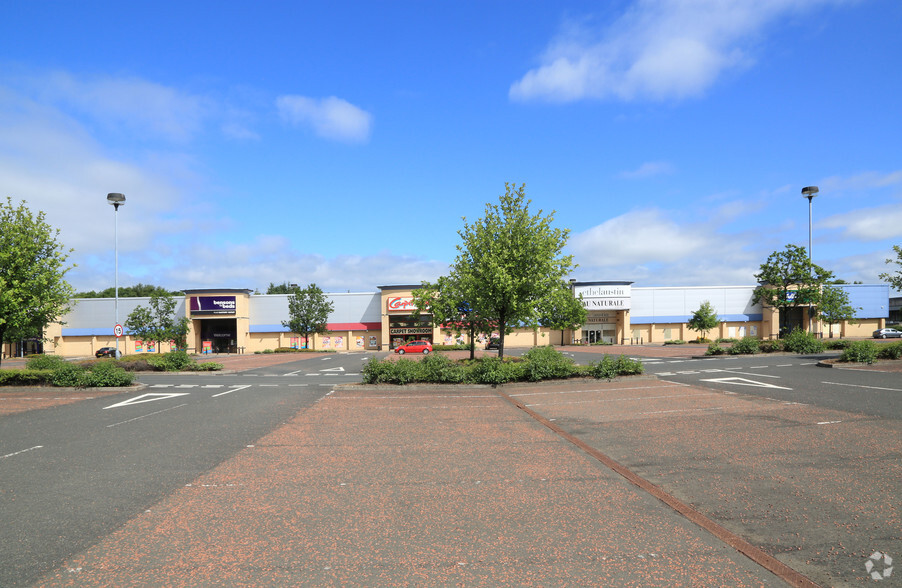 West Lodge Rd, Renfrew for lease - Building Photo - Image 3 of 8