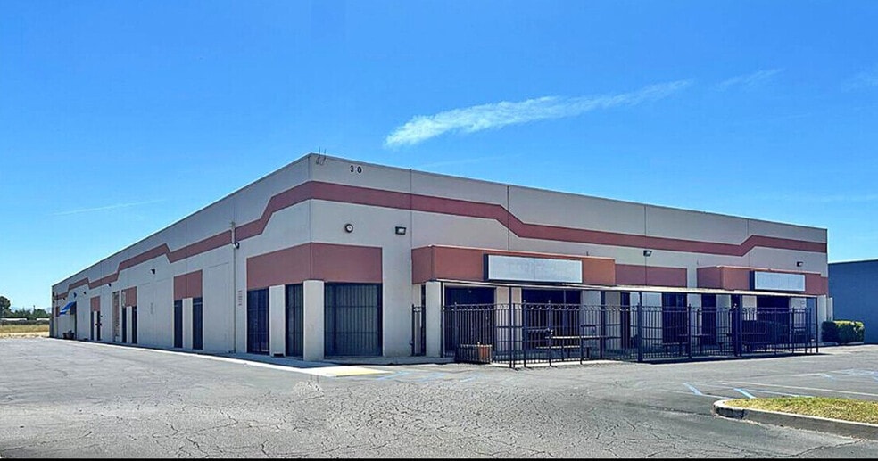 340 E Avenue I, Lancaster, CA for sale - Building Photo - Image 3 of 10