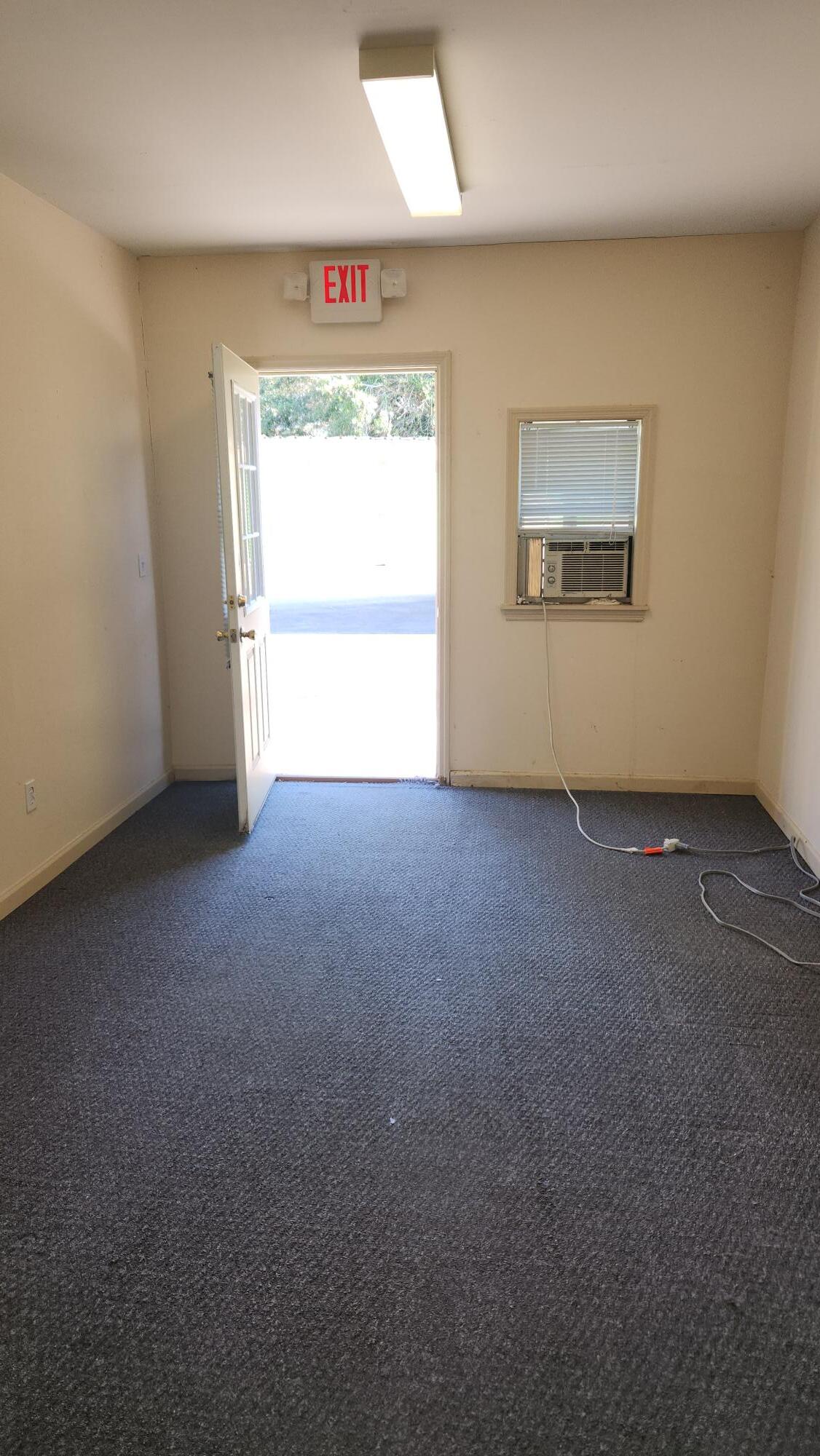 1471 Center Street Ext, Mount Pleasant, SC for lease Interior Photo- Image 1 of 2