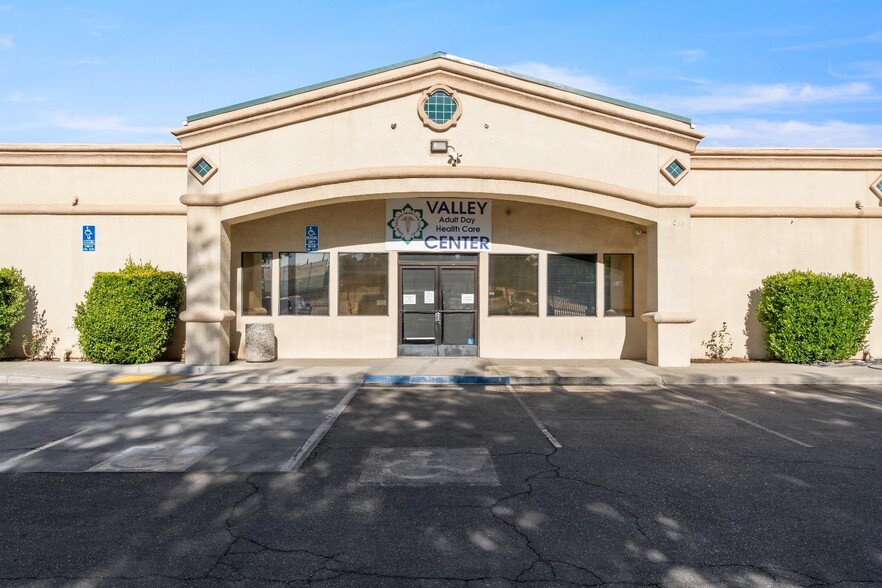 1052 C St, Fresno, CA for sale - Building Photo - Image 2 of 35