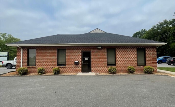 2003 Graves Mill Rd, Forest, VA for lease Building Photo- Image 1 of 2