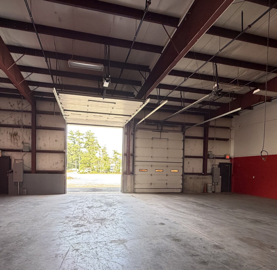 198 S Meadow Rd, Plymouth, MA for lease Interior Photo- Image 1 of 4