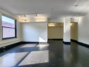 275 4th St E, Saint Paul, MN for lease Interior Photo- Image 2 of 9