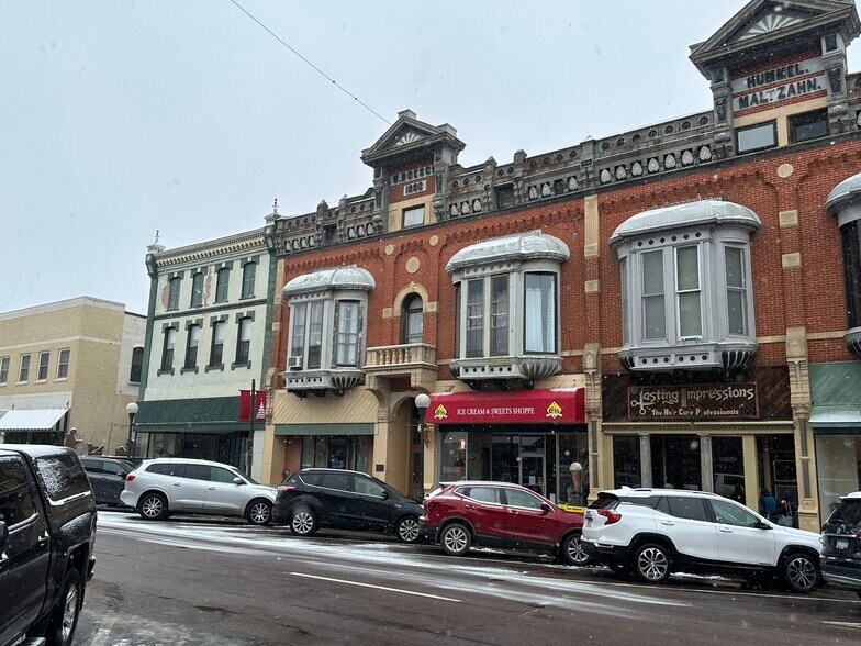 1012 N Minnesota St, New Ulm, MN 56073 Boesch Building