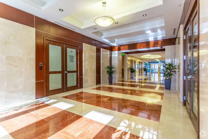 10451 NW 117th Ave, Miami, FL for lease - Lobby - Image 2 of 27