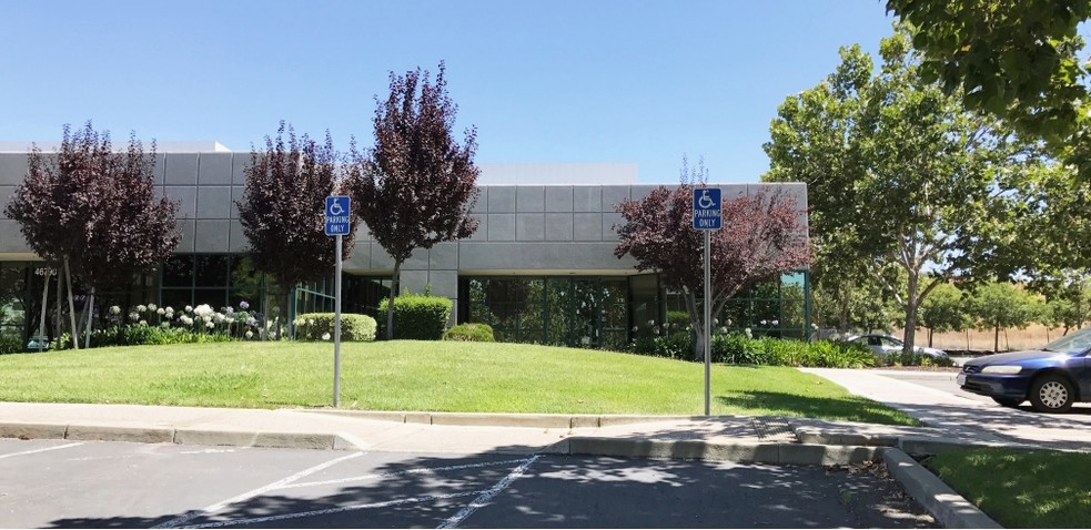 46700-46748 Lakeview Blvd, Fremont, CA for lease - Building Photo - Image 2 of 5