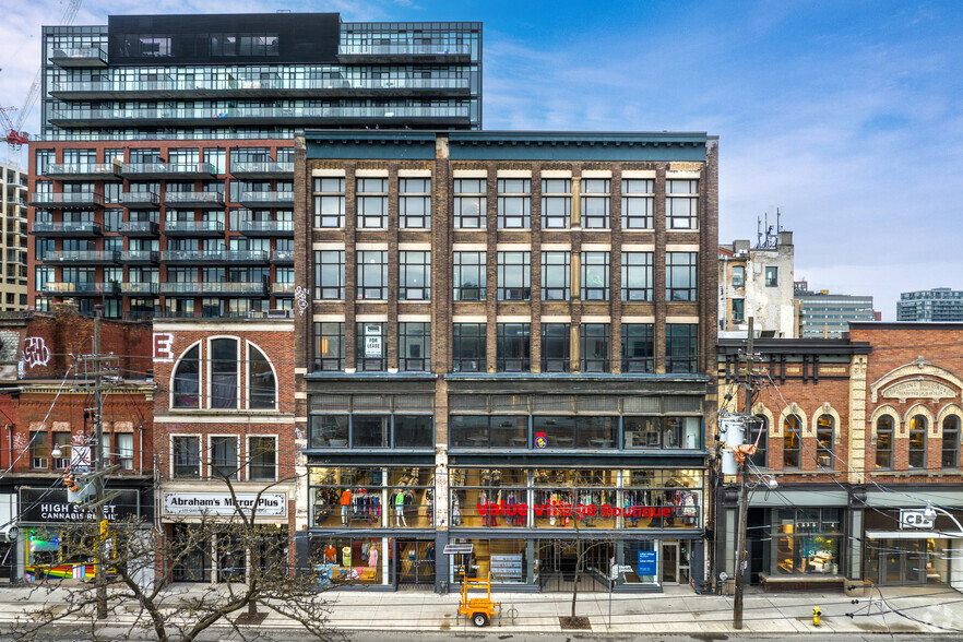 639 Queen St W, Toronto, ON for lease - Building Photo - Image 1 of 27