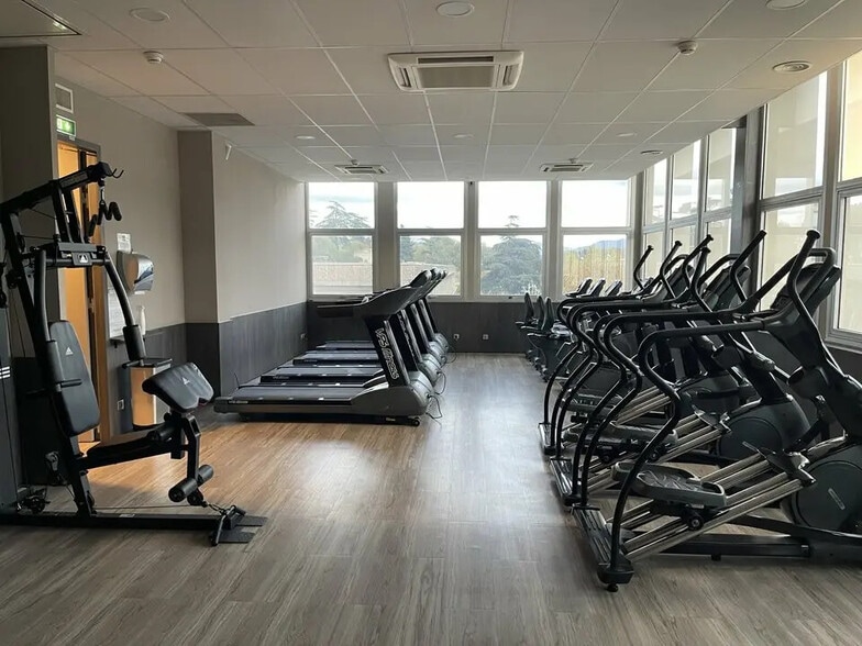 Office in Marseille for lease - Building Photo - Image 3 of 4