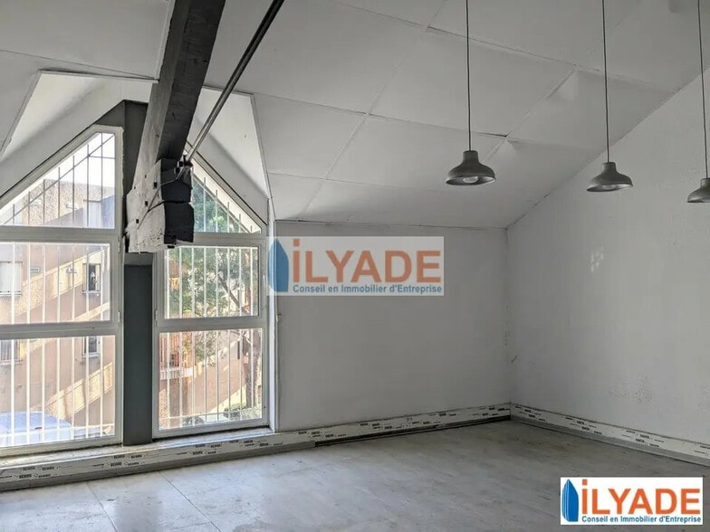 22 Avenue De Saint Barnabe, Marseille for lease - Interior Photo - Image 3 of 46