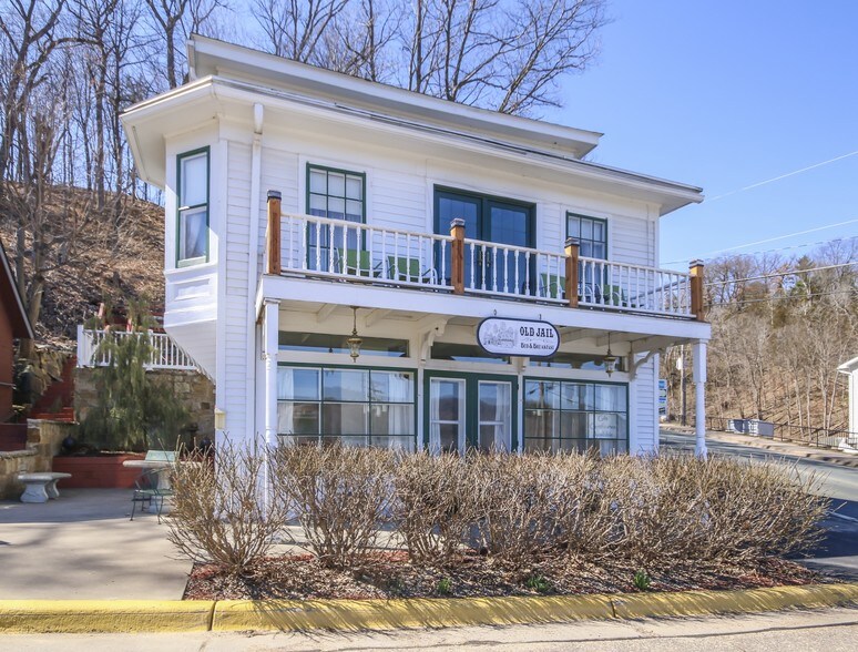 349 Government St, Taylors Falls, MN 55084