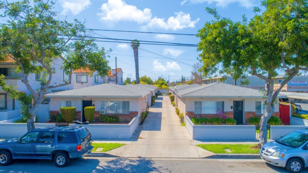 13901 Arthur Ave, Paramount, CA for sale Primary Photo- Image 1 of 1