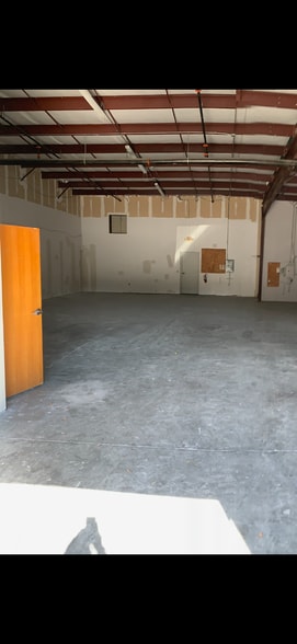 6750-6800 N Orange Blossom Trl, Orlando, FL for lease - Building Photo - Image 3 of 3