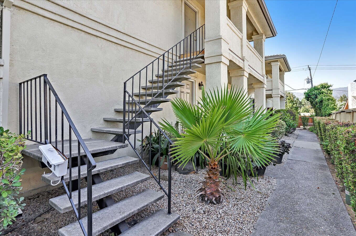 10341 Alpine Dr, Cupertino, CA 95014