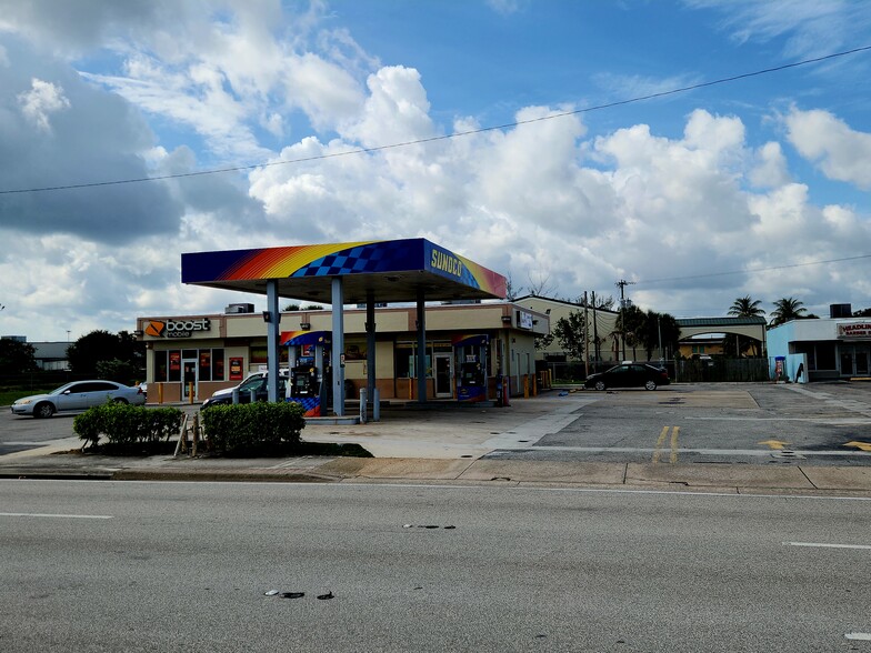 1501 W Blue Heron Blvd, Riviera Beach, FL for sale - Building Photo - Image 1 of 5