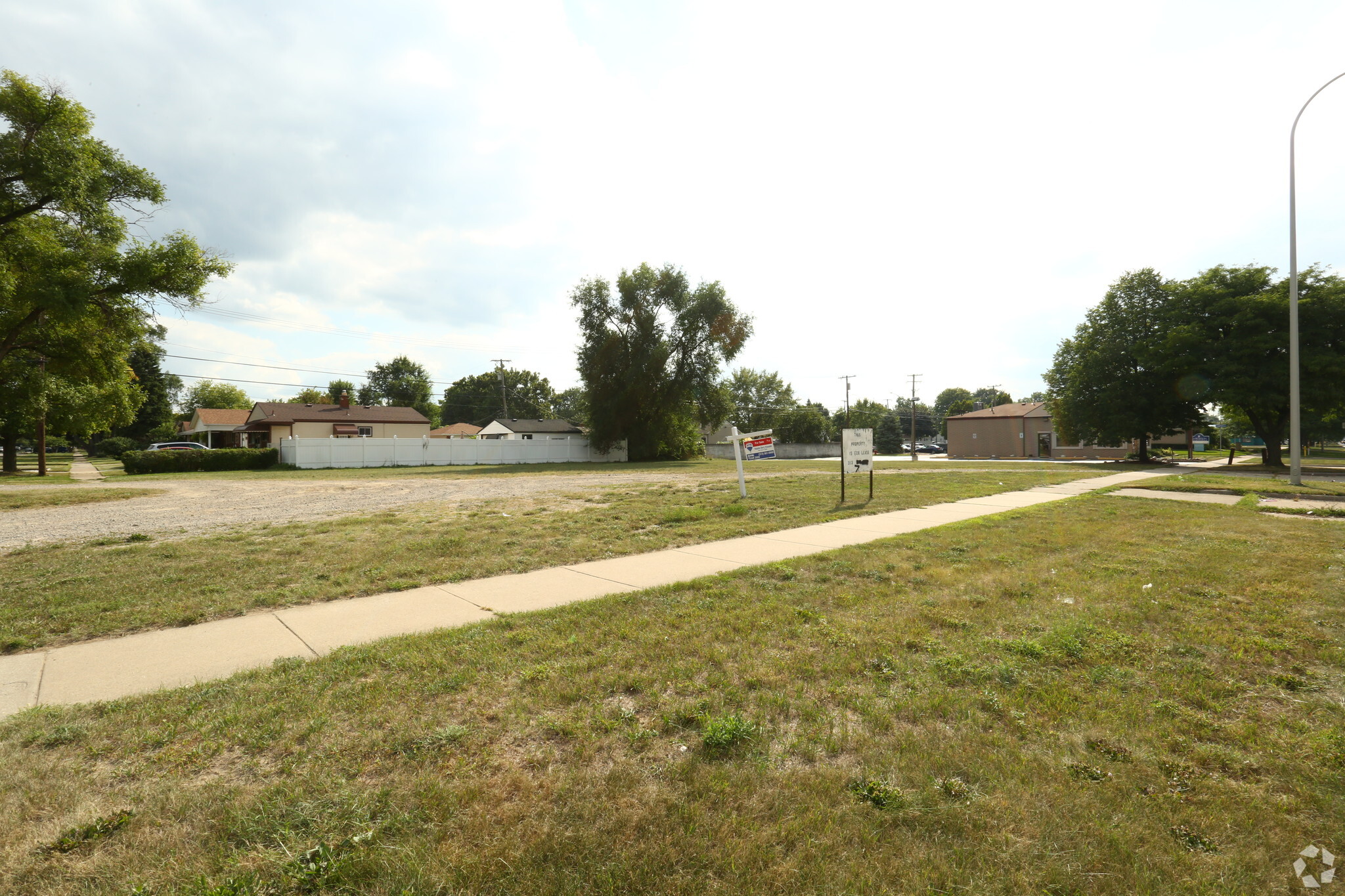 21125 Ecorse Rd, Taylor, MI for sale Primary Photo- Image 1 of 1