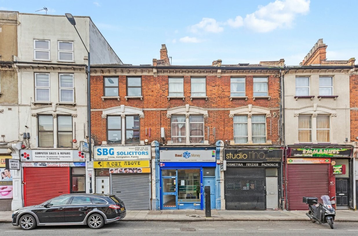 229 High Rd, London for sale Primary Photo- Image 1 of 1