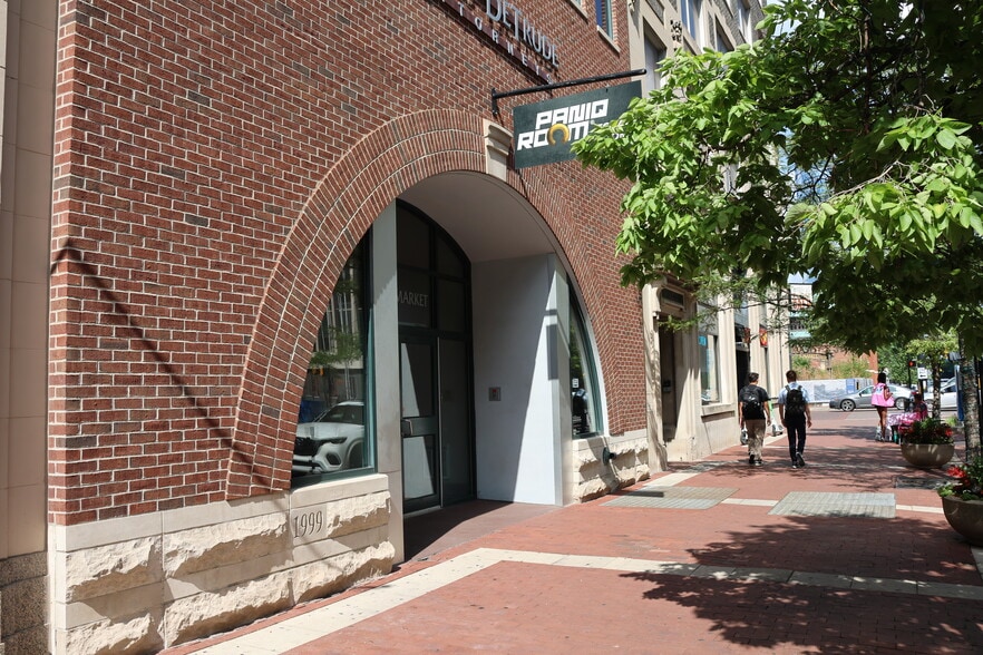 150 E Market St, Indianapolis, IN for lease - Building Photo - Image 2 of 17