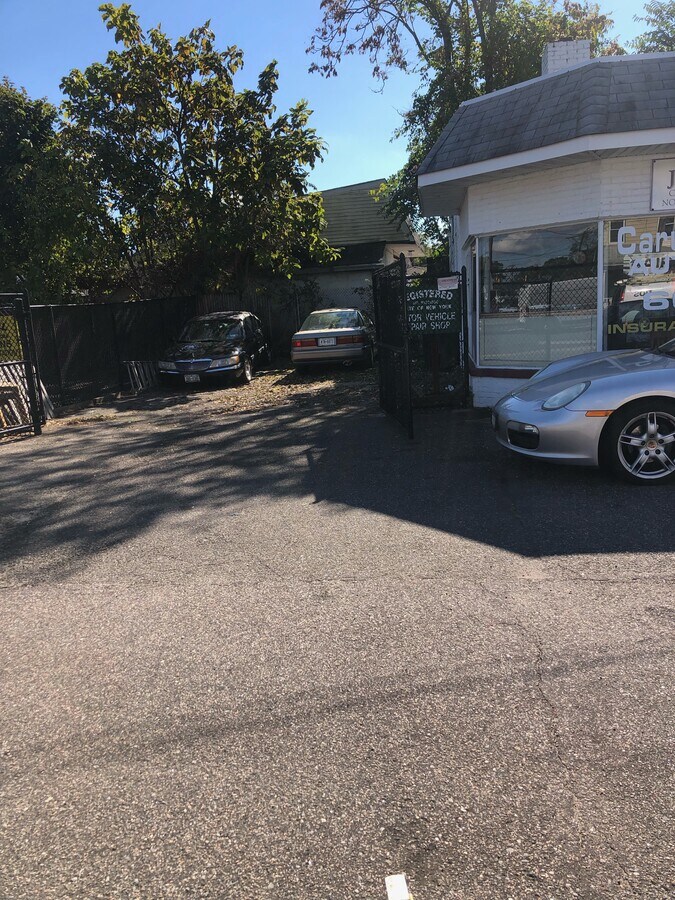 1782 Union Blvd, Bay Shore, NY 11706