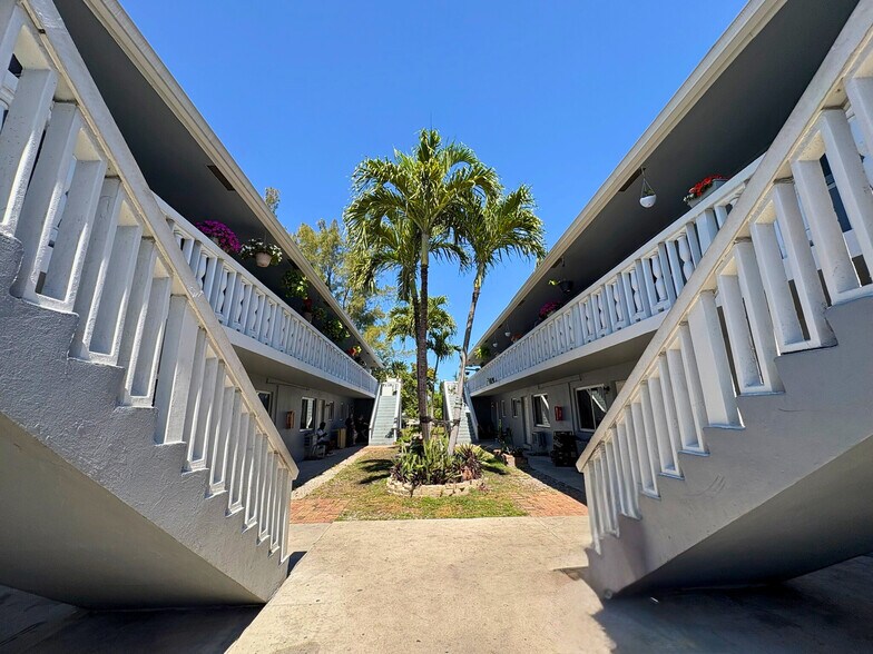 101 105 SE 26th St Fort Lauderdale - 101 105 SE 26th St Fort Lauderdale FL Building Photo 2 Large 