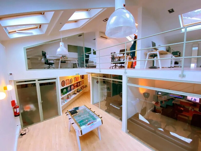 Office in Boulogne-Billancourt for sale - Building Photo - Image 1 of 7