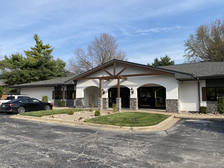 1983 E Seminole St, Springfield, MO for sale - Building Photo - Image 1 of 12