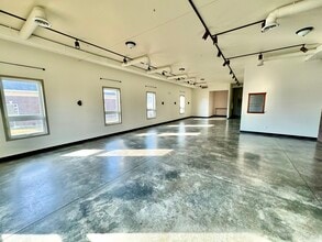 216 Evergreen Ln, Glen Carbon, IL for sale Interior Photo- Image 2 of 10